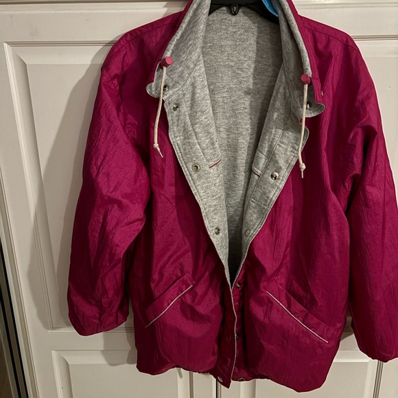 Reversible pink windbreaker and‎ grey sweatshirt jacket. Size medium. - Picture 1 of 11